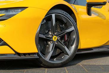Ferrari SF90 Stradale — photo 9