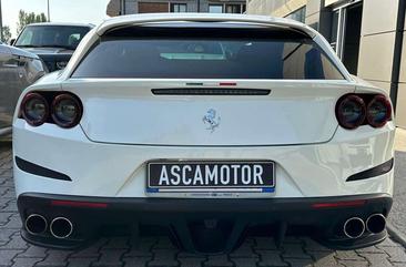 Ferrari GTC4Lusso — photo 5