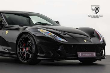 Ferrari 812 Superfast — photo 8