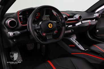 Ferrari 812 Superfast — photo 9