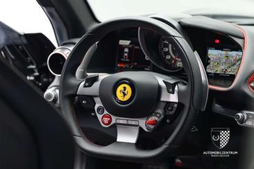 Ferrari 812 Superfast — photo 12