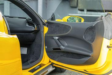Ferrari SF90 Stradale — photo 34
