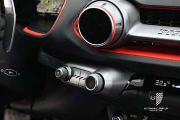 Ferrari 812 Superfast — photo 22