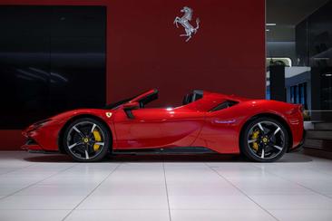 Ferrari SF90 Spider — photo 28