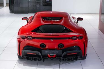 Ferrari SF90 Spider — photo 36