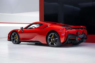Ferrari SF90 Spider — photo 37