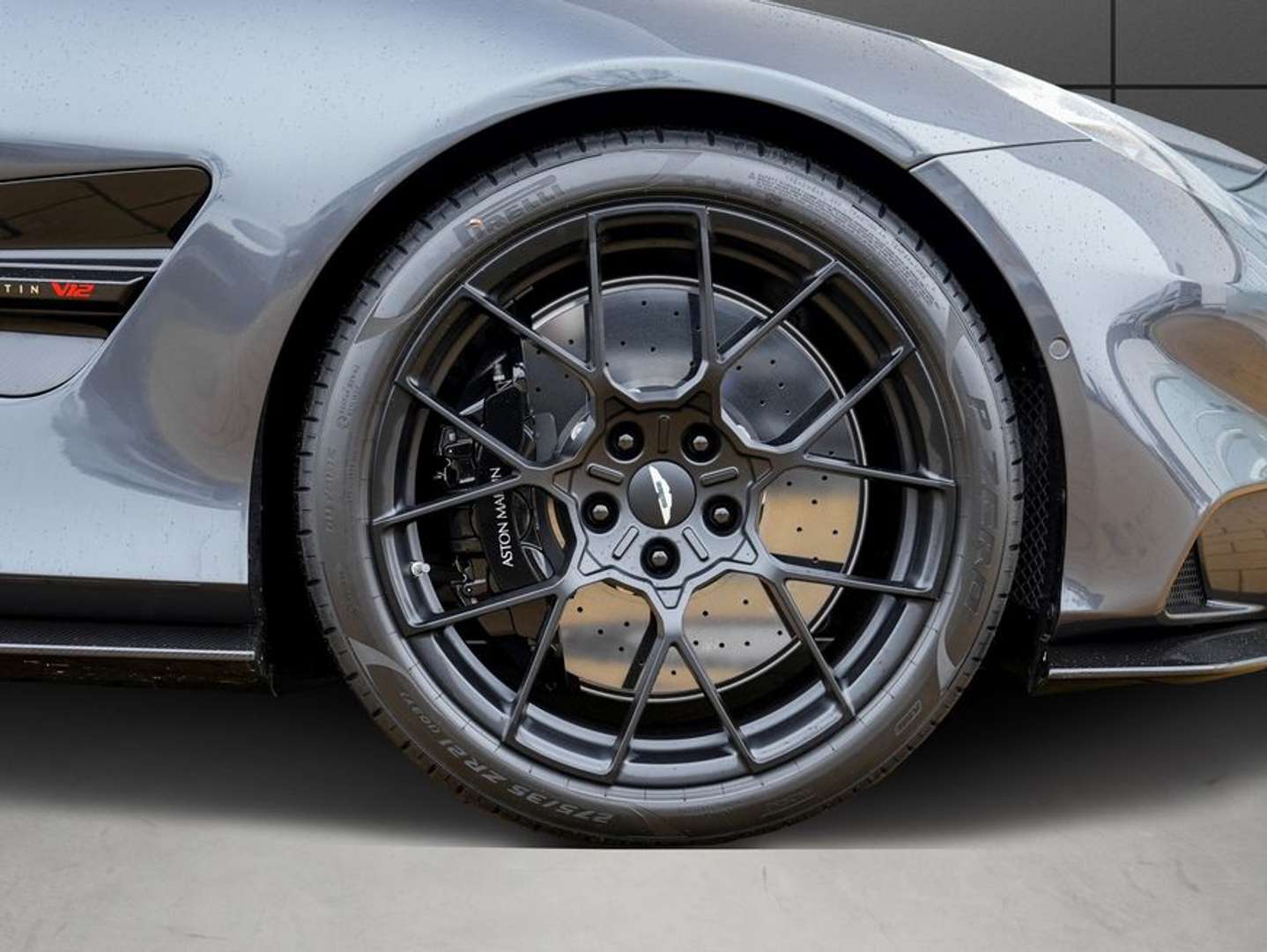 Aston Martin Vanquish Volante - 2026 - Joinsteer - #3
