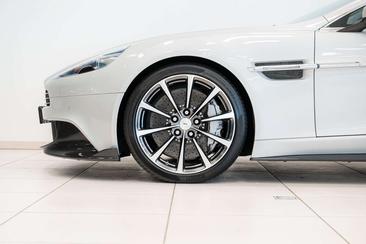 Aston Martin Vanquish Vanquish S — photo 10