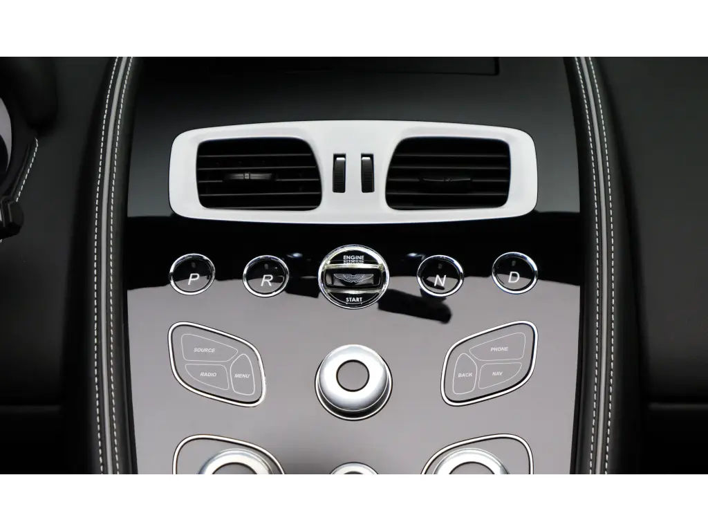 Aston Martin DB9 GT Volante 5.9 - 2016 - Joinsteer - #21