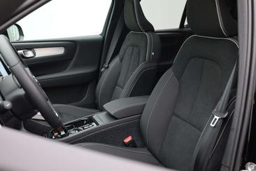 Volvo XC40 B4 Plus — photo 15