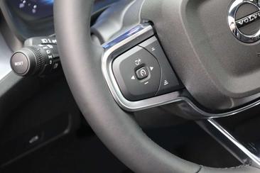 Volvo XC40 B4 Plus — photo 26