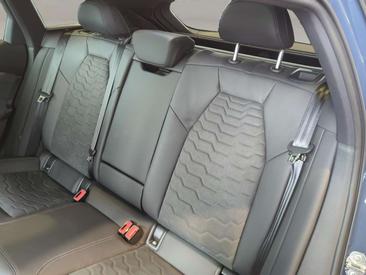 Audi A6 E-tron S Line Avant Performance — photo 11