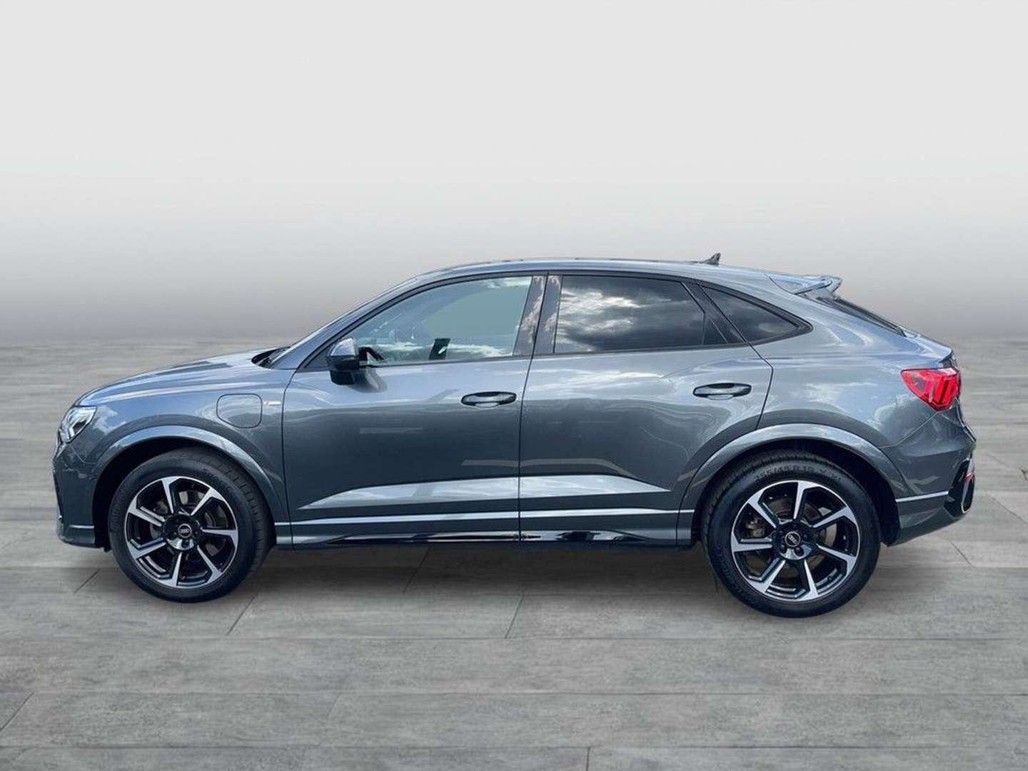 Audi Q3 S Line 45 TFSI E - 2022 - Joinsteer - #2