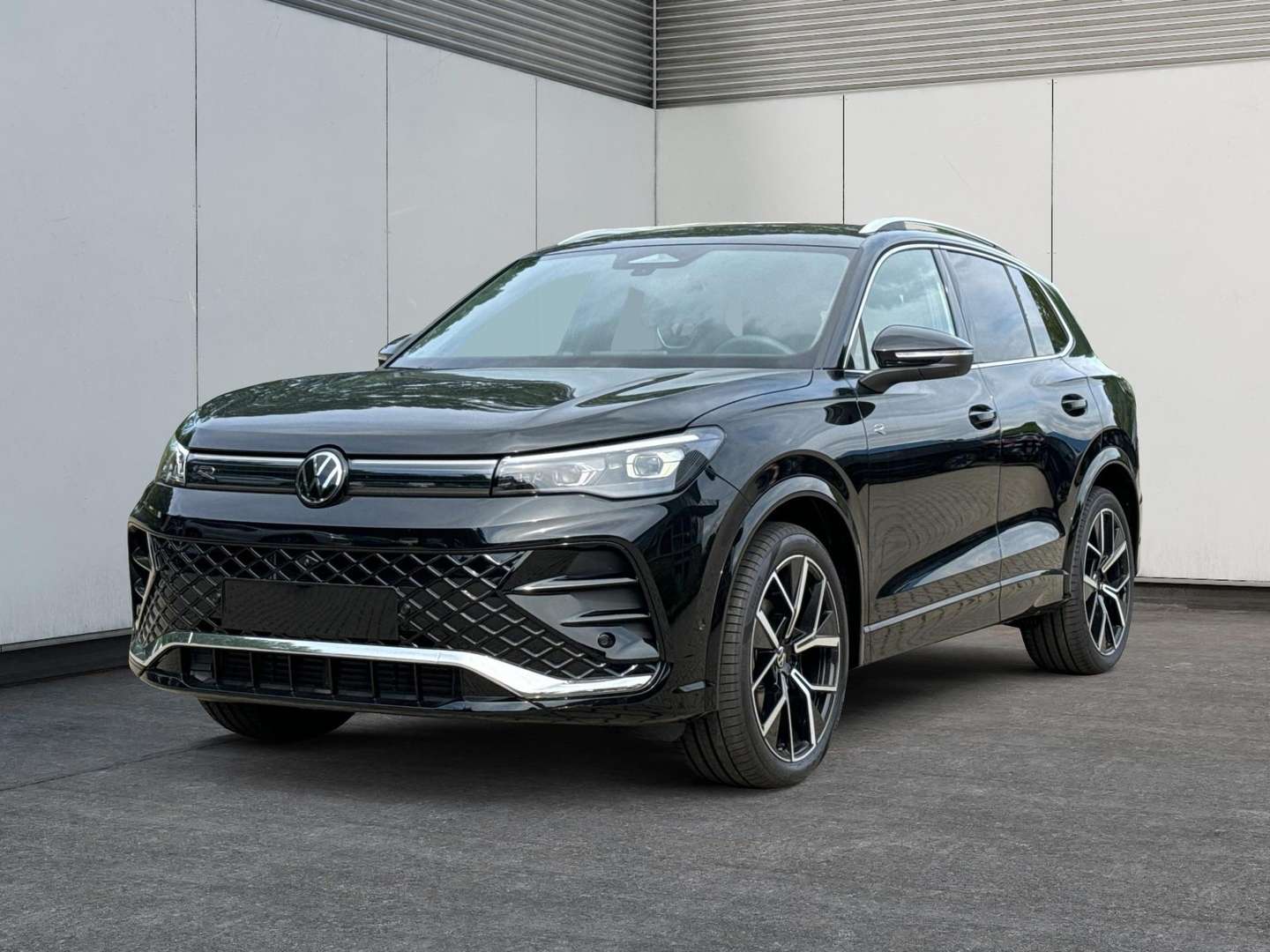 Volkswagen TIGUAN R-Line - 2025 - Joinsteer - #1
