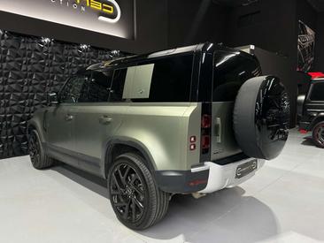 Land Rover Defender 110 2.0D SD4 SE AWD Aut. 240 — photo 8