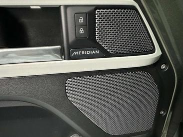 Land Rover Defender 110 2.0D SD4 SE AWD Aut. 240 — photo 15