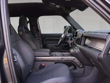 Land Rover Defender 110 P635 OCTA Edition One V8 — photo 3