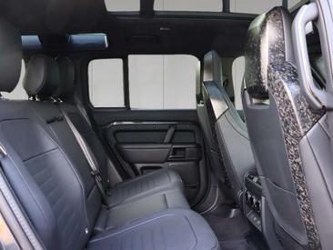 Land Rover Defender 110 P635 OCTA Edition One V8 — photo 5