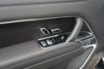 Land Rover Range Rover 3.0 P550e Autobiography PHEV — photo 17