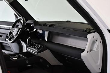 Land Rover Defender 110 X-Dynamic SE 3.0d D300 I6 Mhev — photo 7
