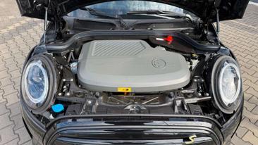 Mini Electric Cooper SE — photo 14