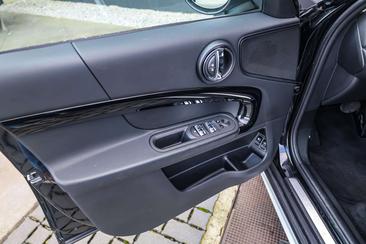 Mini Countryman COOPER SE — photo 14