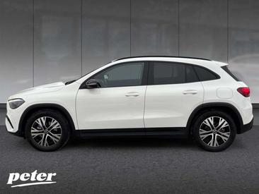 Mercedes GLA 180 Night Edition — photo 19
