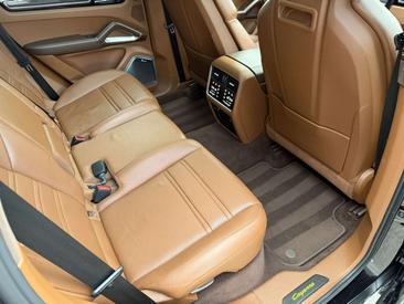 Porsche Cayenne III Turbo S E-Hybrid — photo 15