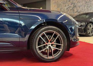 Porsche Macan T — photo 10