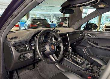 Porsche Macan T — photo 18