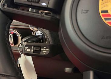 Porsche Macan T — photo 21