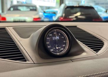 Porsche Macan T — photo 24