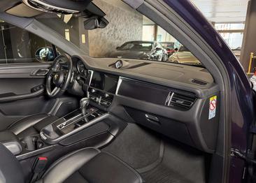 Porsche Macan T — photo 28