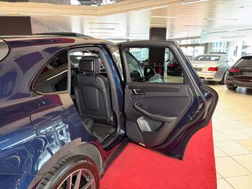 Porsche Macan T — photo 34