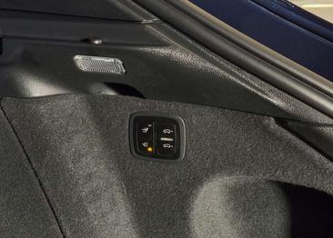 Porsche Macan T — photo 38