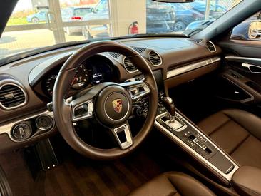 Porsche 718 Boxster GTS — photo 13