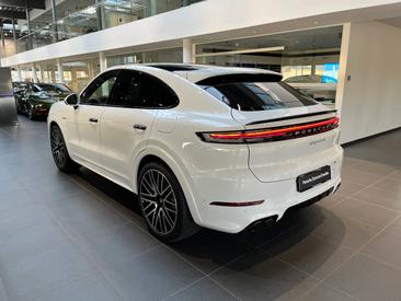 Porsche Cayenne III S E-Hybrid Coupé — photo 3