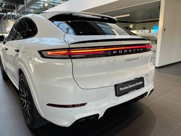 Porsche Cayenne III S E-Hybrid Coupé — photo 12