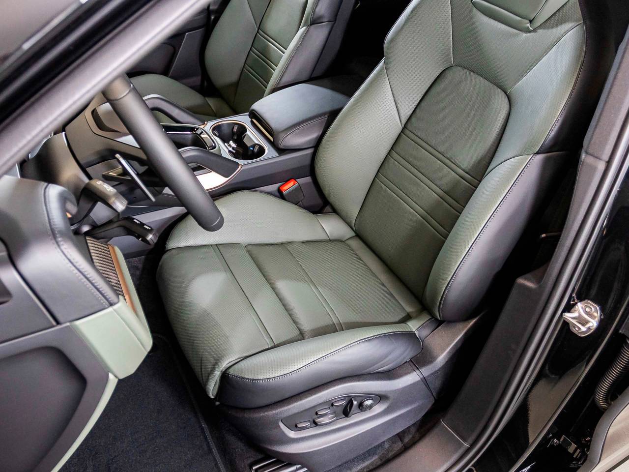 Porsche Cayenne III ph2 S E-Hybrid Coupé Black Edition - 2026 - Joinsteer - #14