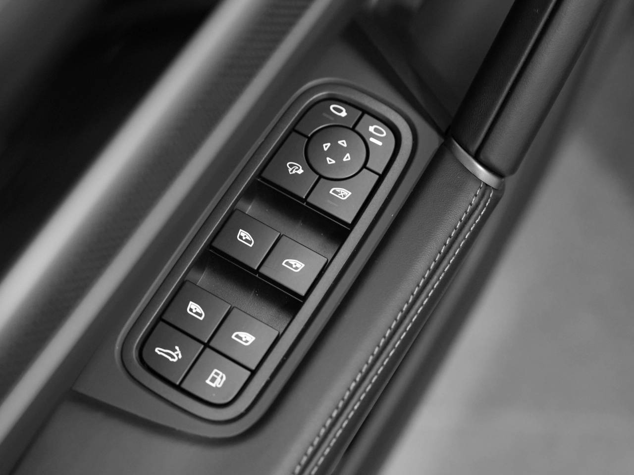 Porsche Cayenne III ph2 Turbo E-Hybrid - 2025 - Joinsteer - #26