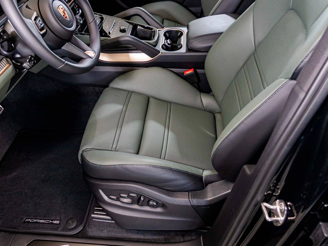 Porsche Cayenne III ph2 S E-Hybrid Coupé Black Edition - 2026 - Joinsteer - #18