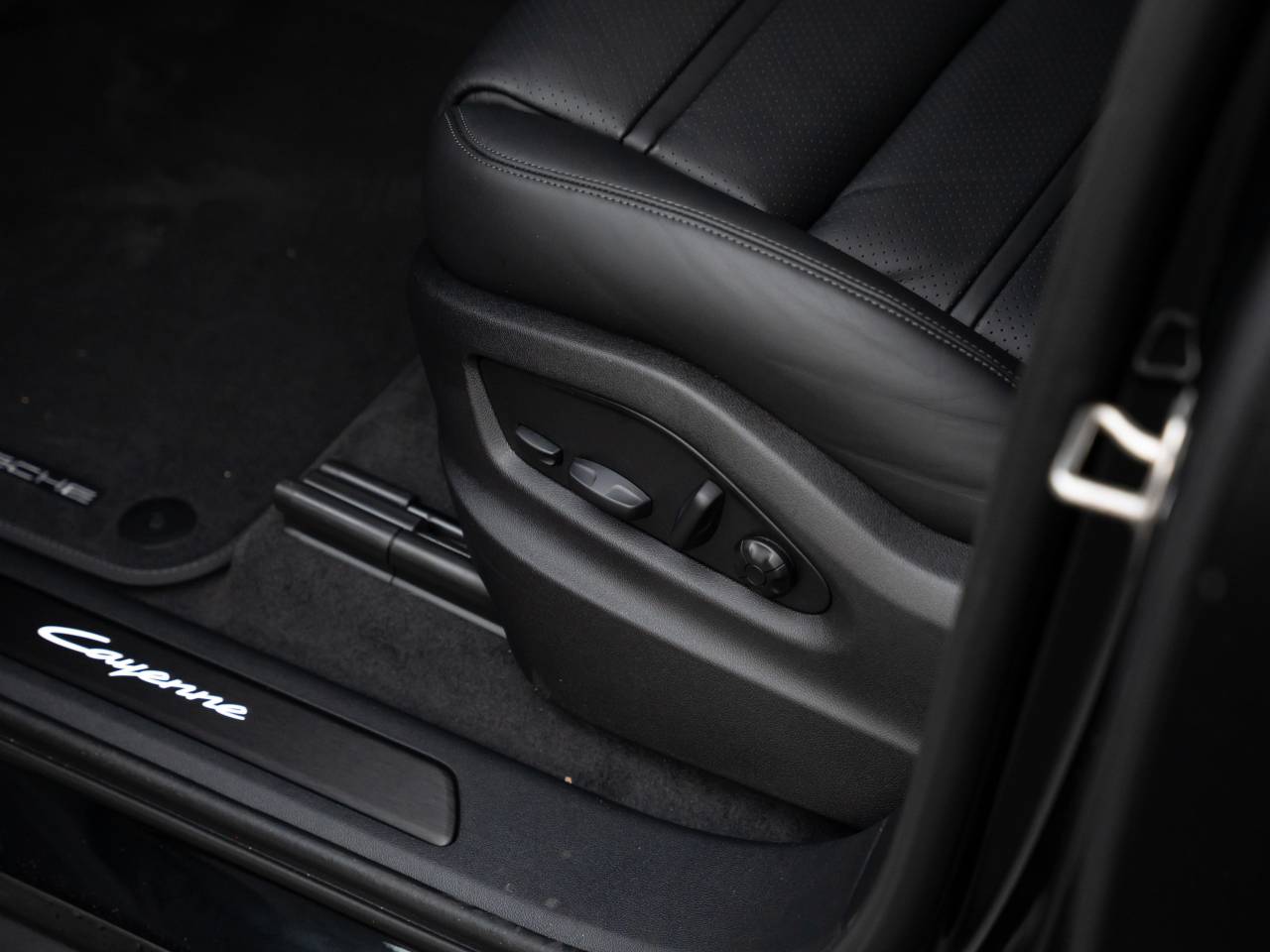 Porsche Cayenne III ph2 E-Hybrid Coupé Black Edition - 2026 - Joinsteer - #17