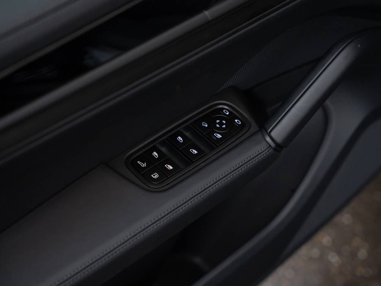 Porsche Cayenne III ph2 E-Hybrid Coupé Black Edition - 2026 - Joinsteer - #18