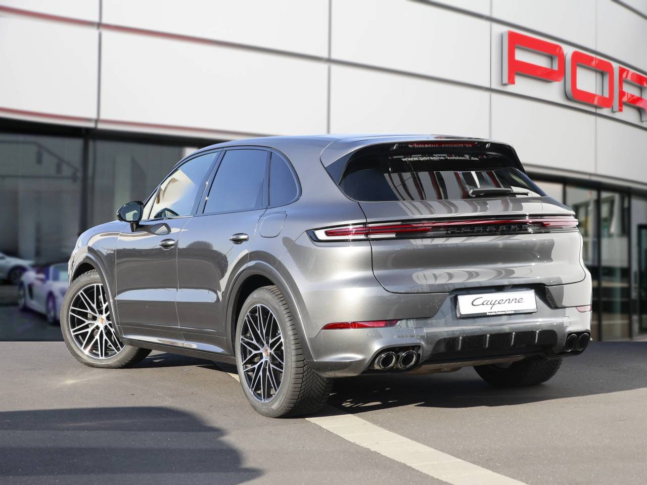 Porsche Cayenne III ph2 E-Hybrid Black Edition - 2025 - Joinsteer - #3