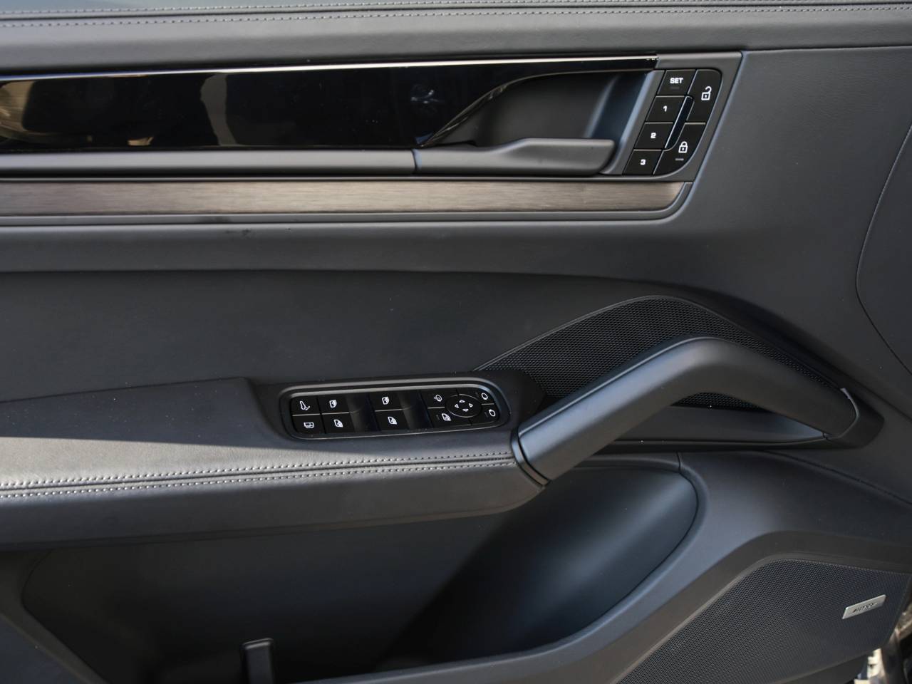 Porsche Cayenne III ph2 E-Hybrid Black Edition - 2025 - Joinsteer - #25