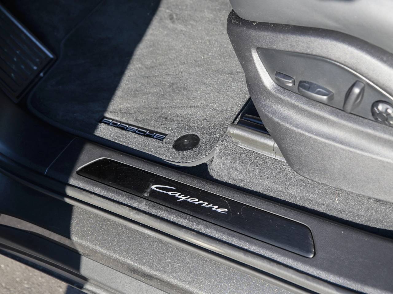 Porsche Cayenne III ph2 E-Hybrid Black Edition - 2025 - Joinsteer - #26