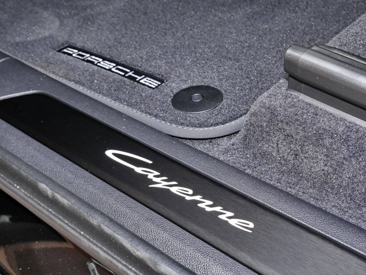 Porsche Cayenne III ph2 E-Hybrid Black Edition - 2026 - Joinsteer - #21