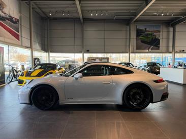 Porsche 992 II Carrera GTS — photo 2