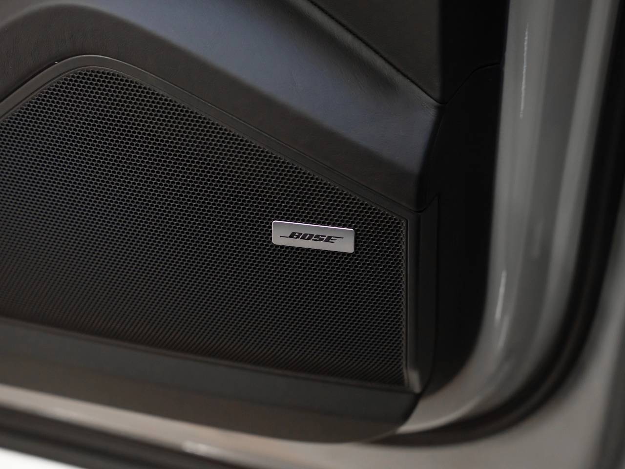 Porsche Cayenne III ph2 E-Hybrid Black Edition - 2026 - Joinsteer - #34
