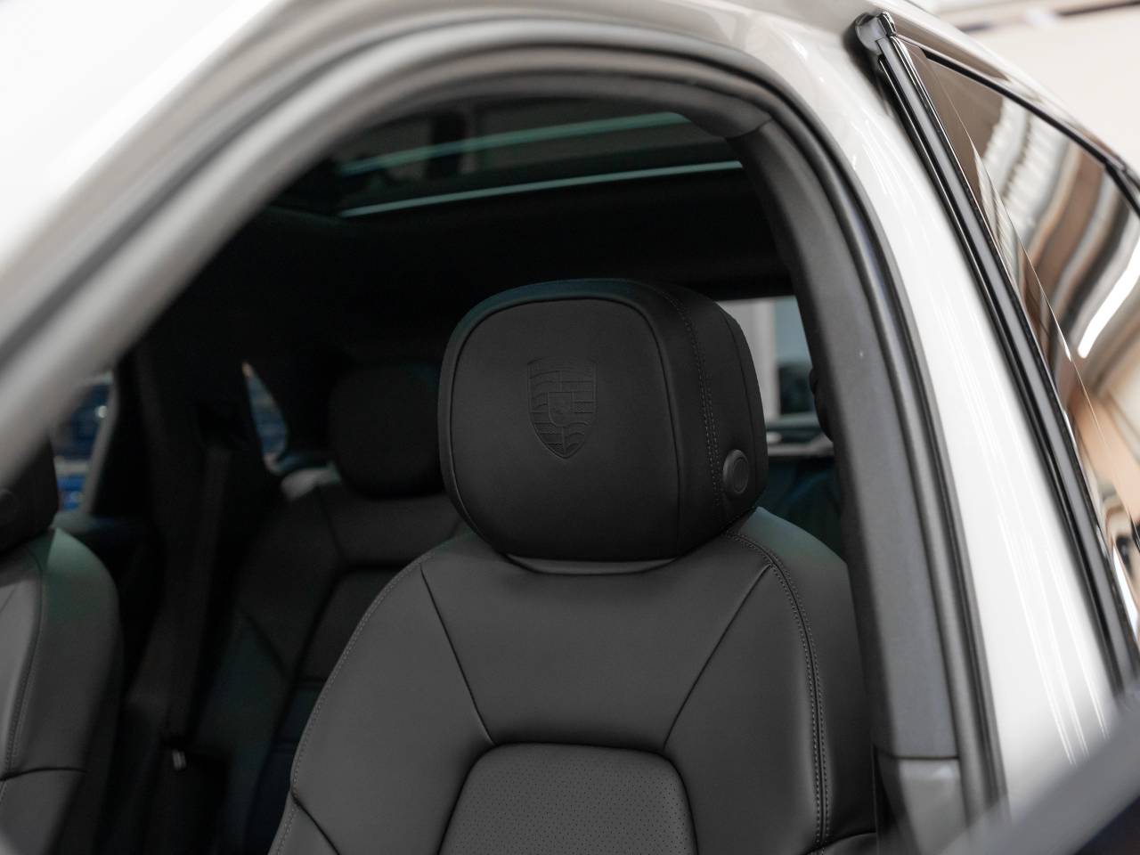 Porsche Cayenne III ph2 E-Hybrid Black Edition - 2026 - Joinsteer - #37